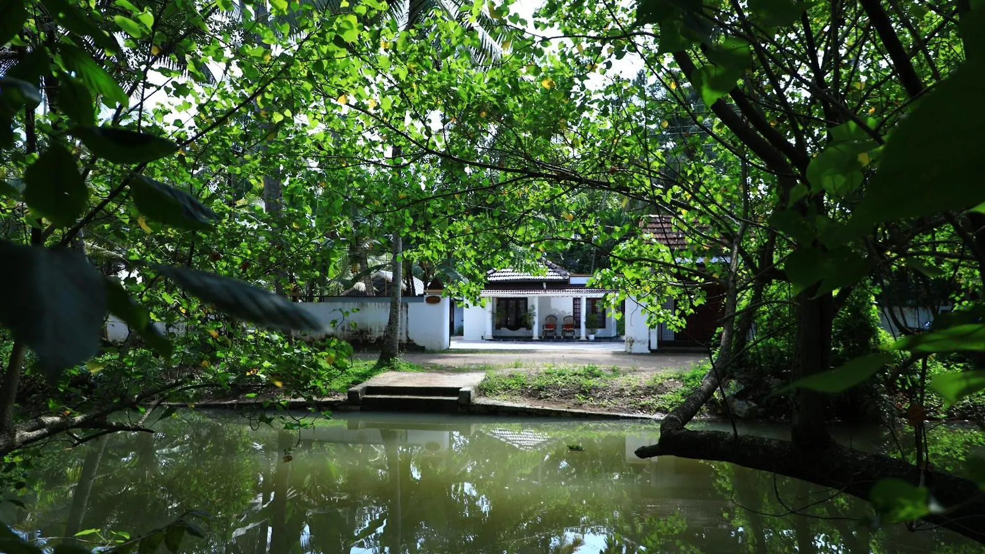 Ashtaman'S Chayakkadaveedu Homestay Mundrothuruth